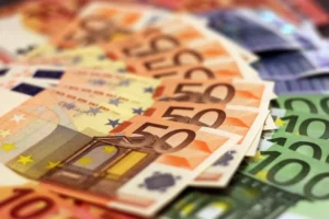 Δώρο Πάσχα 2024: 350 ευρώ σε νέα κατηγορία δικαιούχων