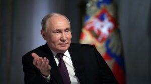 Πούτιν: «Δημοκρατικές εκλογές, όχι όπως στις ΗΠΑ»