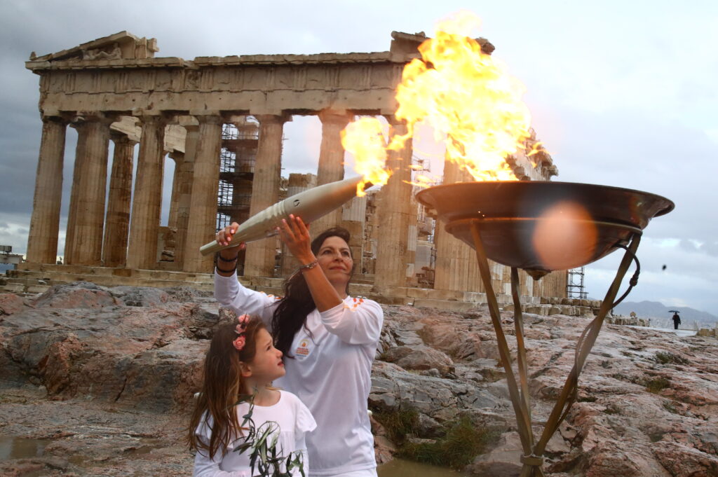 Μεγαλειώδης η υποδοχή της Ολυμπιακής Φλόγας