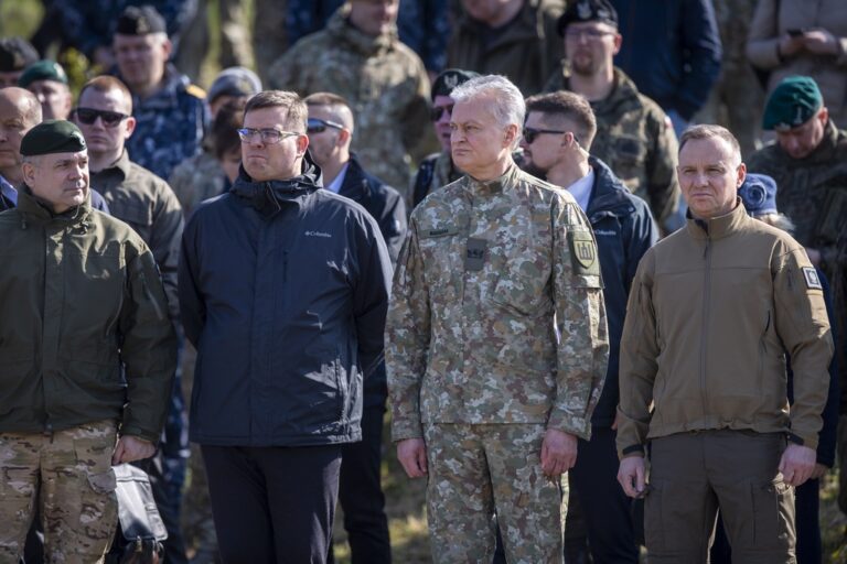 Στήριξη Λιθουανίας στην Πολωνία στο θέμα της ανάπτυξης πυρινηκών όπλων (στην Πολωνία)