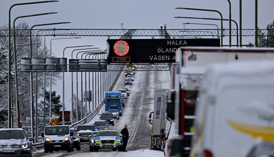 Σουηδία: Κυκλοφοριακό χάος από σφοδρή χιονόπτωση