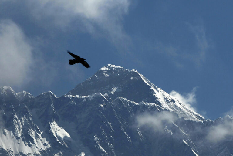 Μείωση αδειών για ανάβαση στο Έβερεστ από το ανώνατο δικαστήριο του Νεπάλ