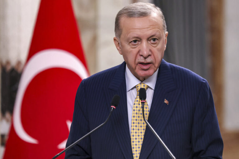 Ερντογάν: Η Τουρκία δεν αφήνει χωρίς απάντηση το χέρι που της απλώνεται