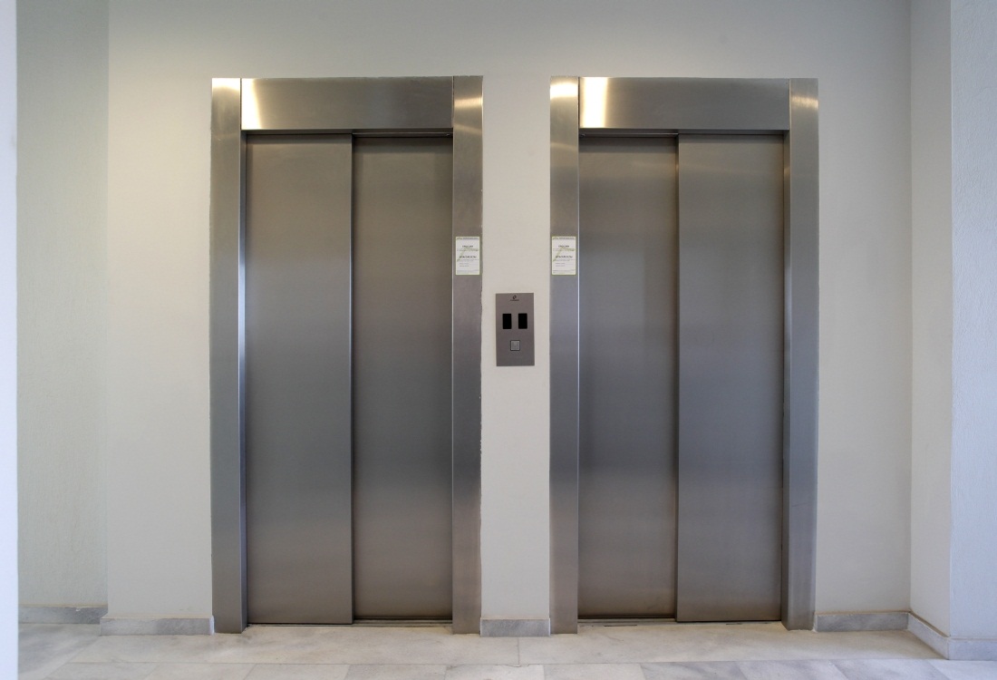 Ανατροπή στις πολυκατοικίες - Τι αλλάζει με τα ασανσέρ