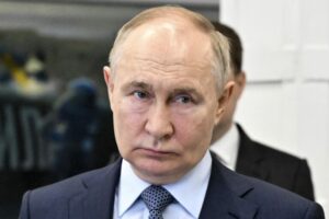 Ο Ρώσος πρόεδρος δεν αποκλείει την πιθανότητα να στείλει όπλα στη Β.Κορέα