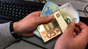 Επίδομα 400 ευρώ – Τέλος χρόνου για αίτηση