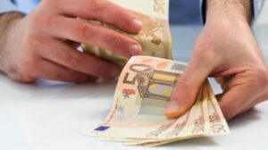 Λεφτά στην τράπεζα έως 21 Ιουνίου: Ποιοι πληρώνονται, δικαιούχοι ανά ημερομηνία