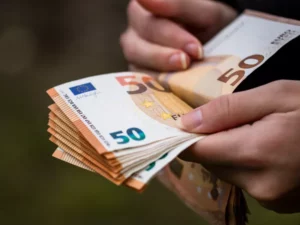 Επίδομα έως 400 ευρώ σε 25.000 άτομα: Πώς θα κάνετε αίτηση