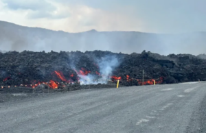 Συγκλονιστικό θέαμα στην Ισλανδία με άπλετη λάβα σε δρόμους