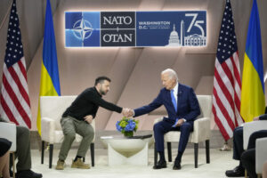 Ο Μπάιντεν τάζει καινούργιο πακέτο στρατιωτικής βοήθειας στους Ουκρανούς